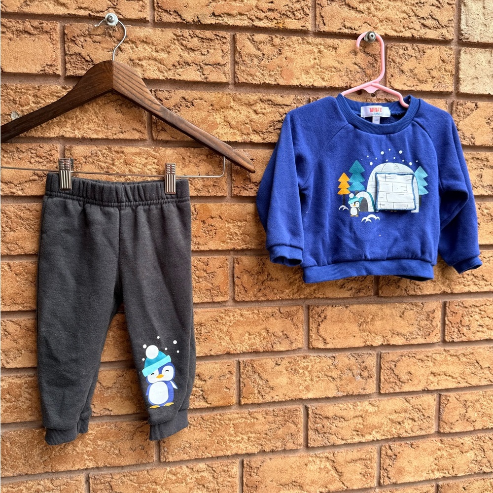 •‎ 10/$25- Monkey Bars Penguin 2 Piece Outfit